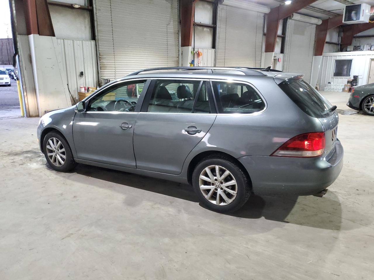 Image 2 of 2010 VOLKSWAGEN JETTA SE 2010 with VIN 3VWTZ7AJXAM664322