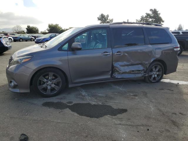 Изображение 1 2017 TOYOTA SIENNA SE 2017 с VIN 5TDXZ3DC8HS797567