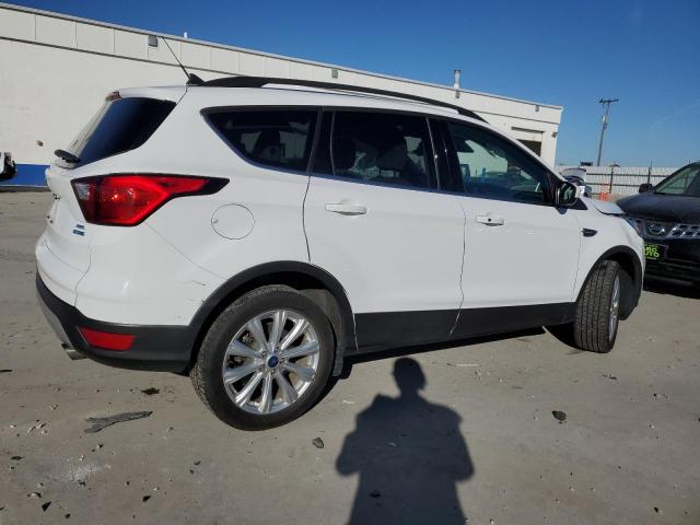 Image 3 of 2019 FORD ESCAPE SEL 2019 with VIN 1FMCU9HD7KUB27588
