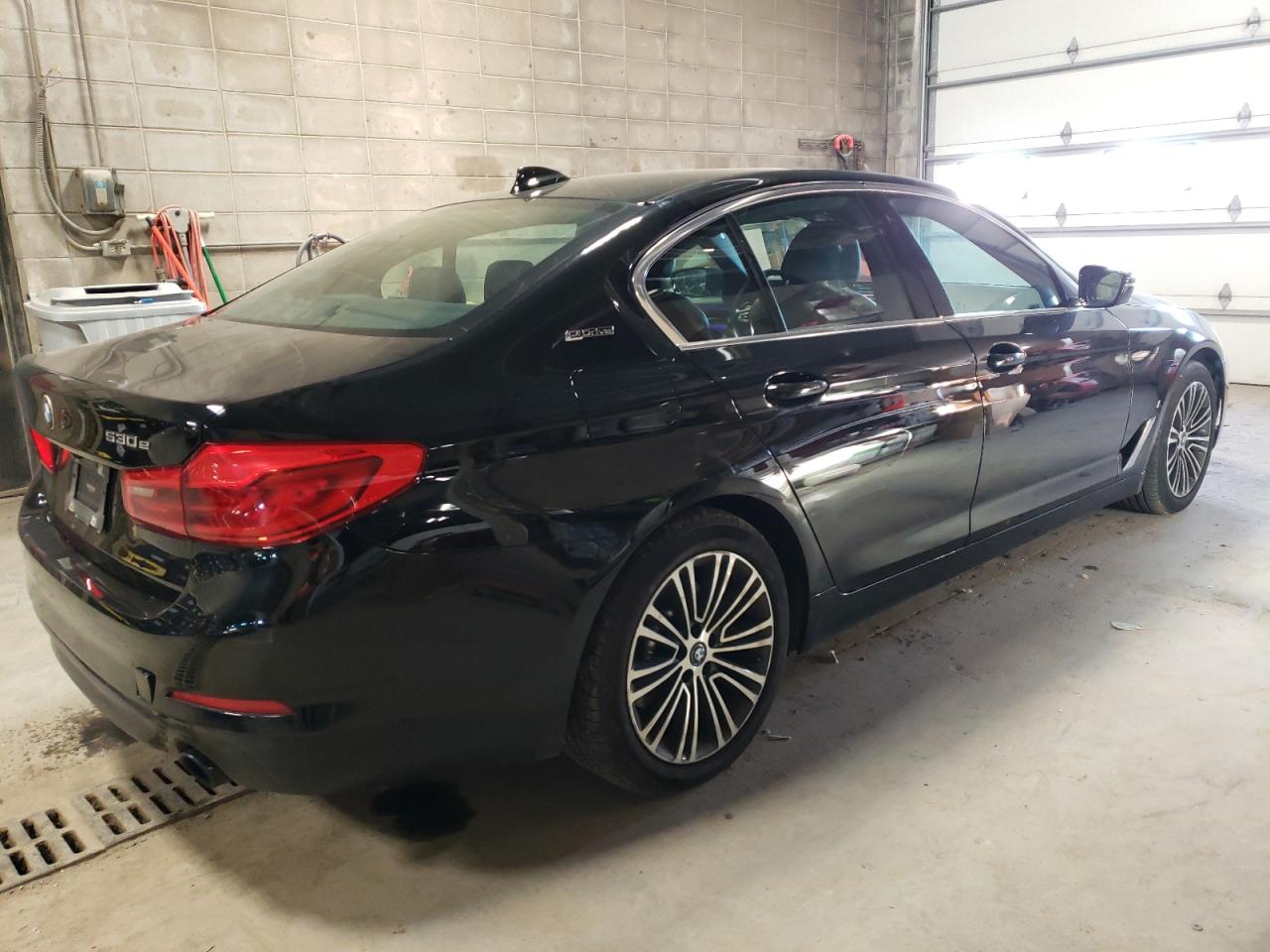 Image 3 of 2019 BMW 530XE  2019 with VIN WBAJB1C59KB375854