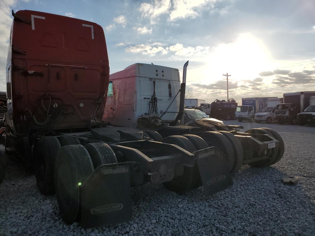 Image 3 of 2020 FREIGHTLINER CASCADIA 126  2020 with VIN 1FUJHHDR1LLLN1855