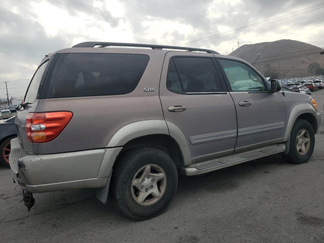 Image 3 of 2002 TOYOTA SEQUOIA SR5 2002 with VIN 5TDBT44A12S118519