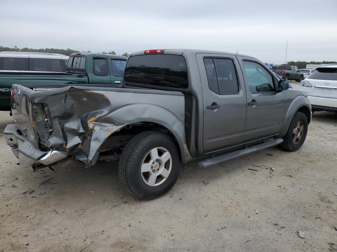 Image 3 of 2005 NISSAN FRONTIER CREW CAB LE 2005 with VIN 1N6AD07U15C441320