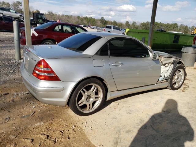 Image 3 of 2004 MERCEDES-BENZ SLK 32 AMG KOMPRESSOR 2004 with VIN WDBKK66F14F304862