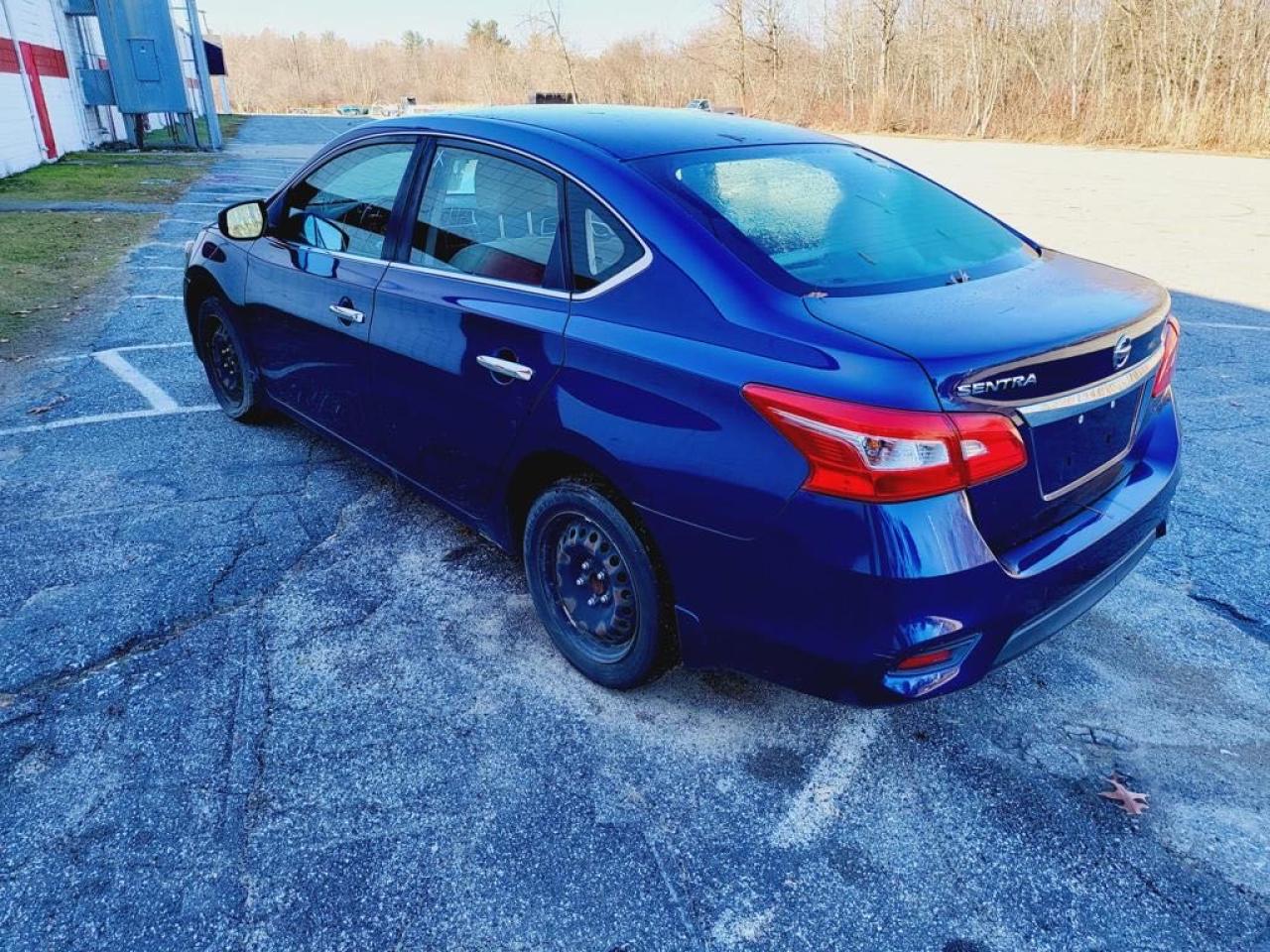 Obraz 3 z 2017 NISSAN SENTRA S 2017 z VIN 3N1AB7AP4HY222046