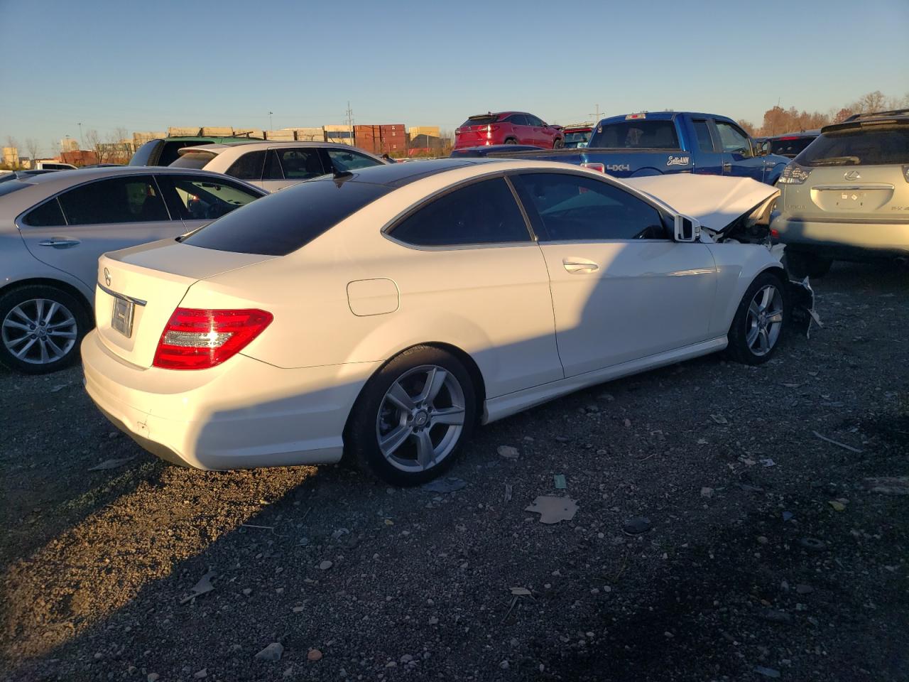 Obraz 3 z 2015 MERCEDES-BENZ C 250 2015 z VIN WDDGJ4HB8FG388464