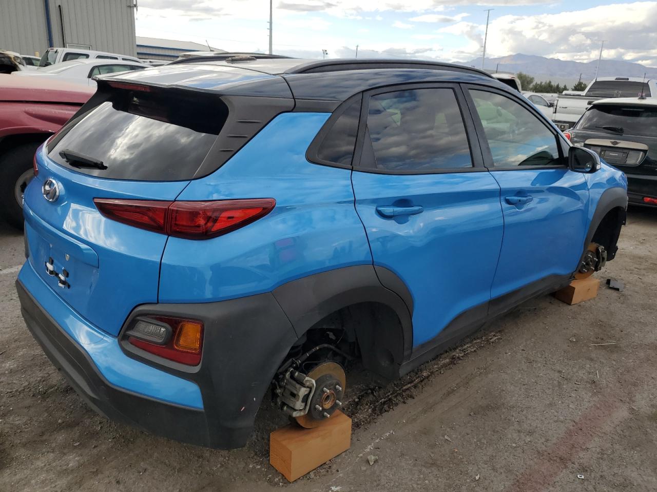 Image 3 of 2018 HYUNDAI KONA SEL 2018 with VIN KM8K22AA3JU175211