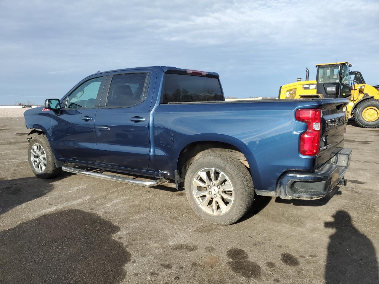 Image 2 of 2021 CHEVROLET SILVERADO K1500 RST 2021 with VIN 1GCUYEEL4MZ433154
