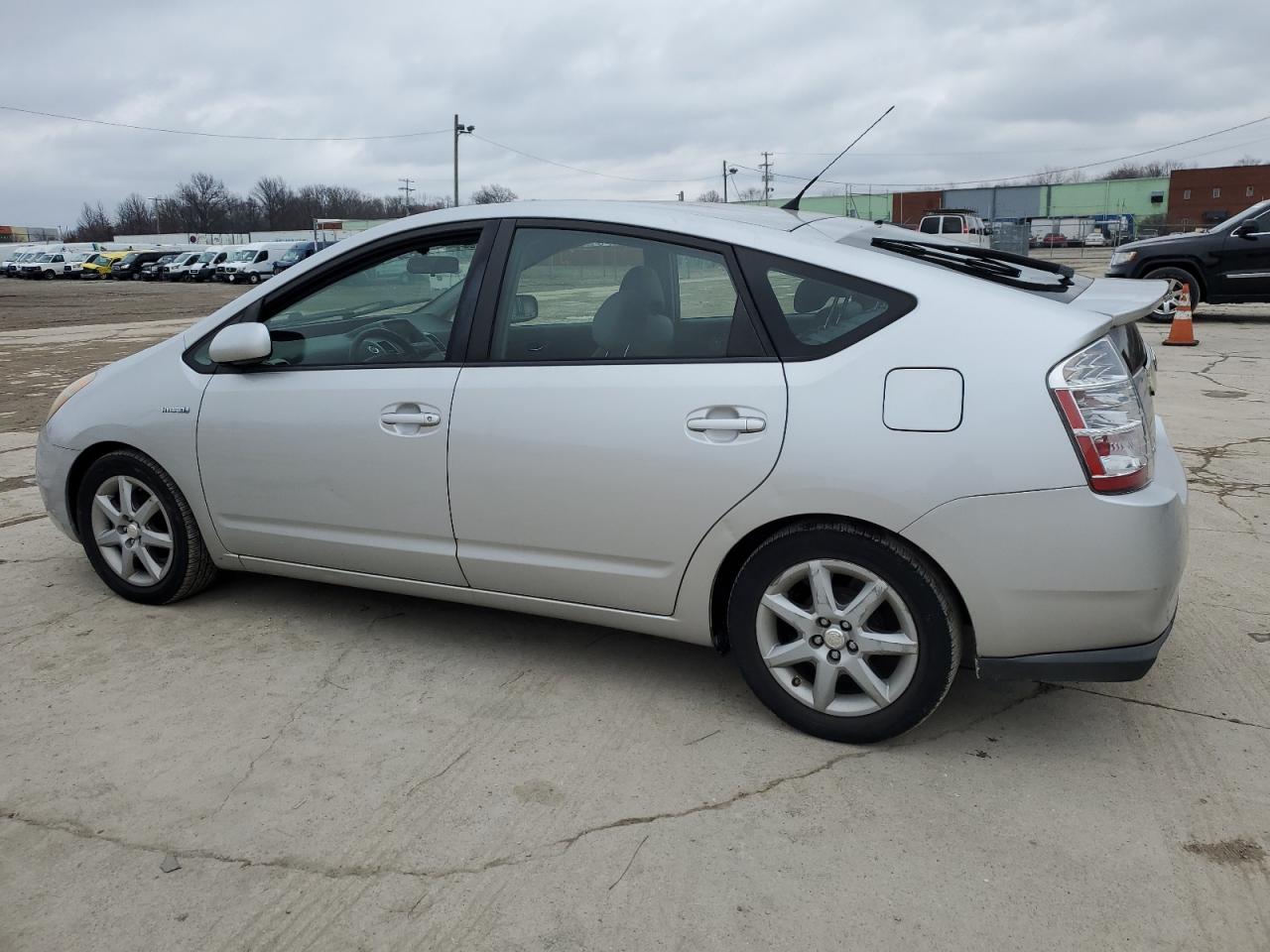 Image 2 of 2007 TOYOTA PRIUS  2007 with VIN JTDKB20U877561369