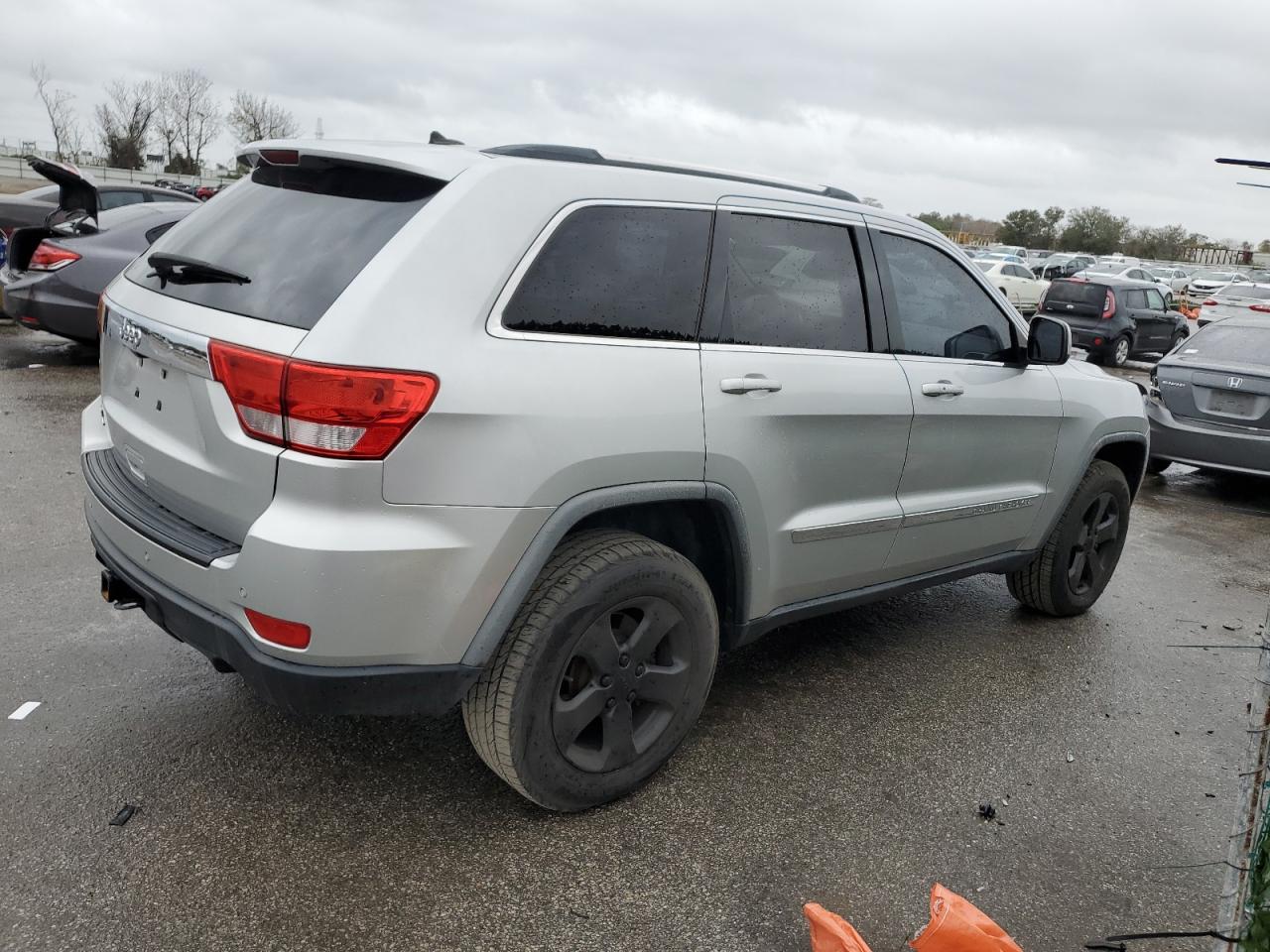 Obraz 3 z 2011 JEEP GRAND CHEROKEE LAREDO 2011 z VIN 1J4RR4GG6BC501834