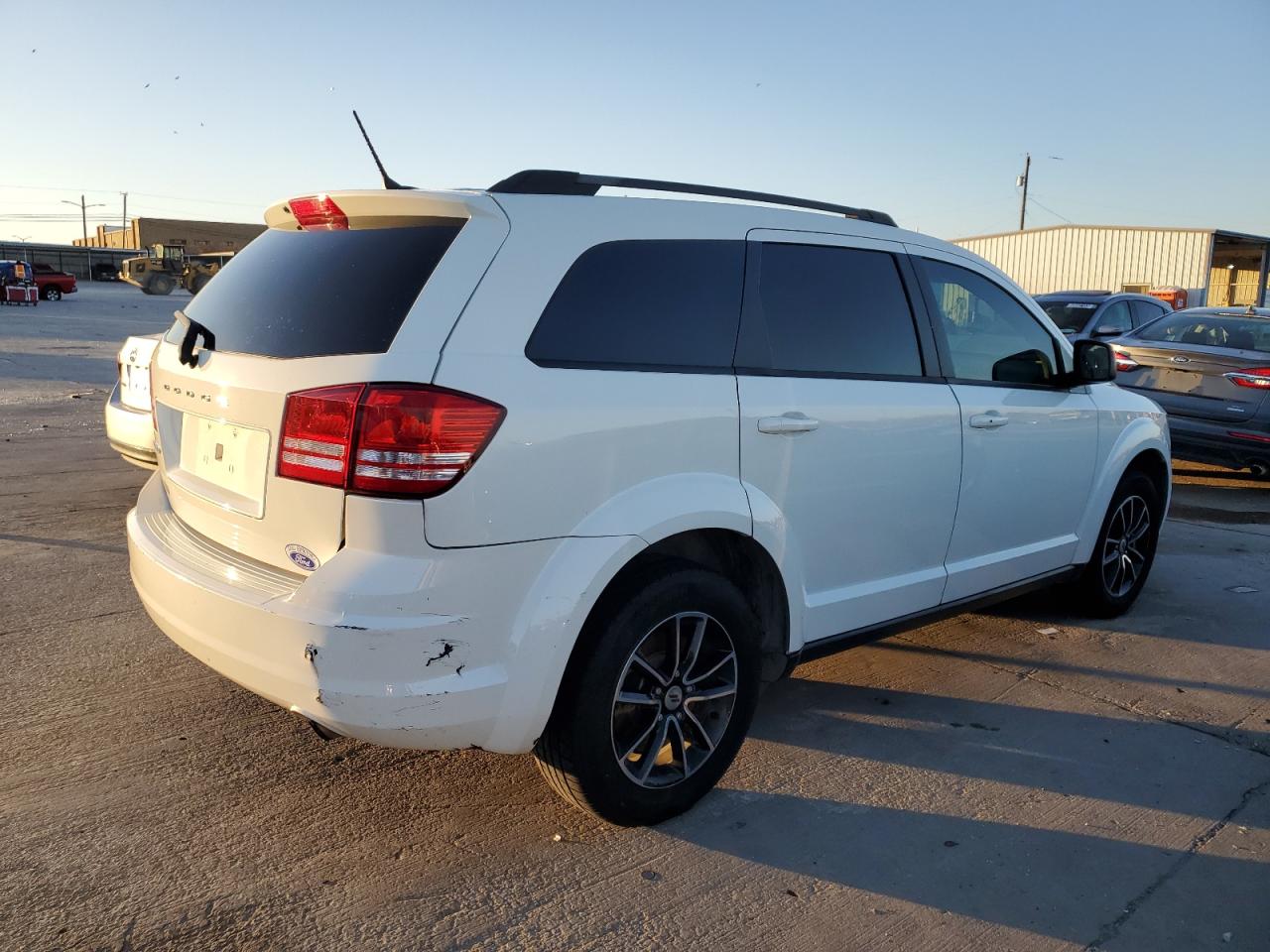 Изображение 3 2018 DODGE JOURNEY SE 2018 с VIN 3C4PDCAB4JT229760