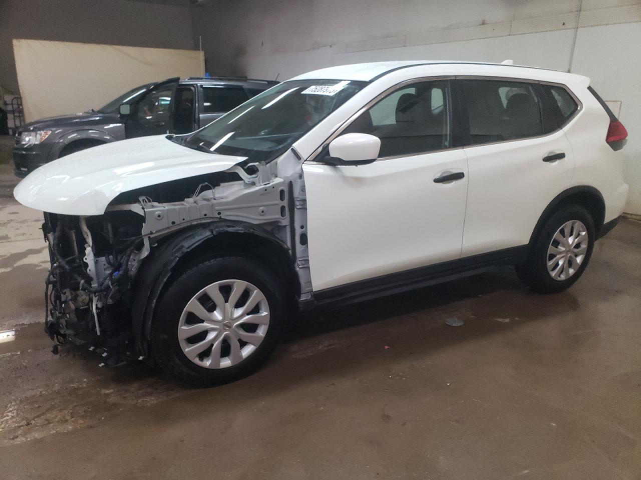 Изображение 1 2017 NISSAN ROGUE S 2017 с VIN KNMAT2MV8HP510659