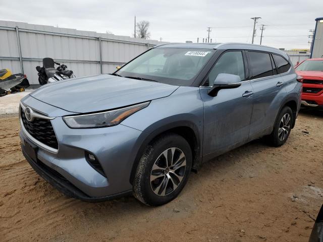 Image 1 of 2022 TOYOTA HIGHLANDER XLE 2022 with VIN 5TDHZRBH6NS195347