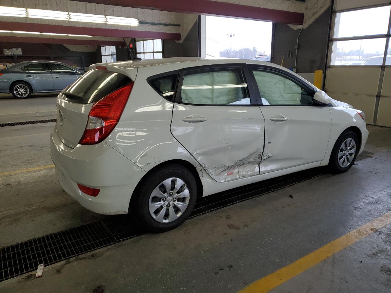 Image 3 of 2017 HYUNDAI ACCENT SE 2017 with VIN KMHCT5AE4HU356706
