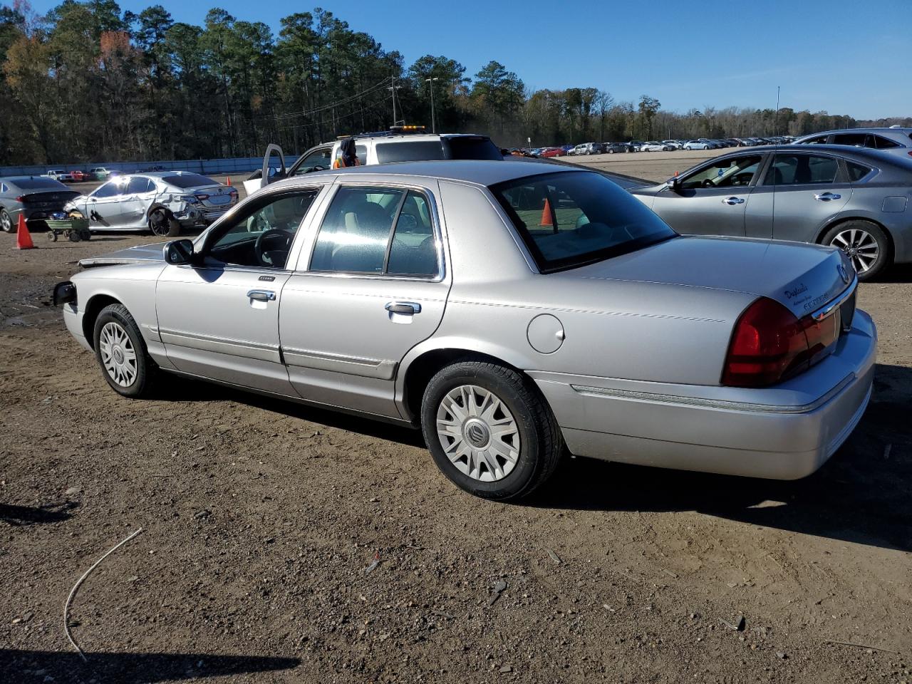 Image 2 of 2005 MERCURY GRAND MARQUIS GS 2005 with VIN 2MEFM74W45X639897