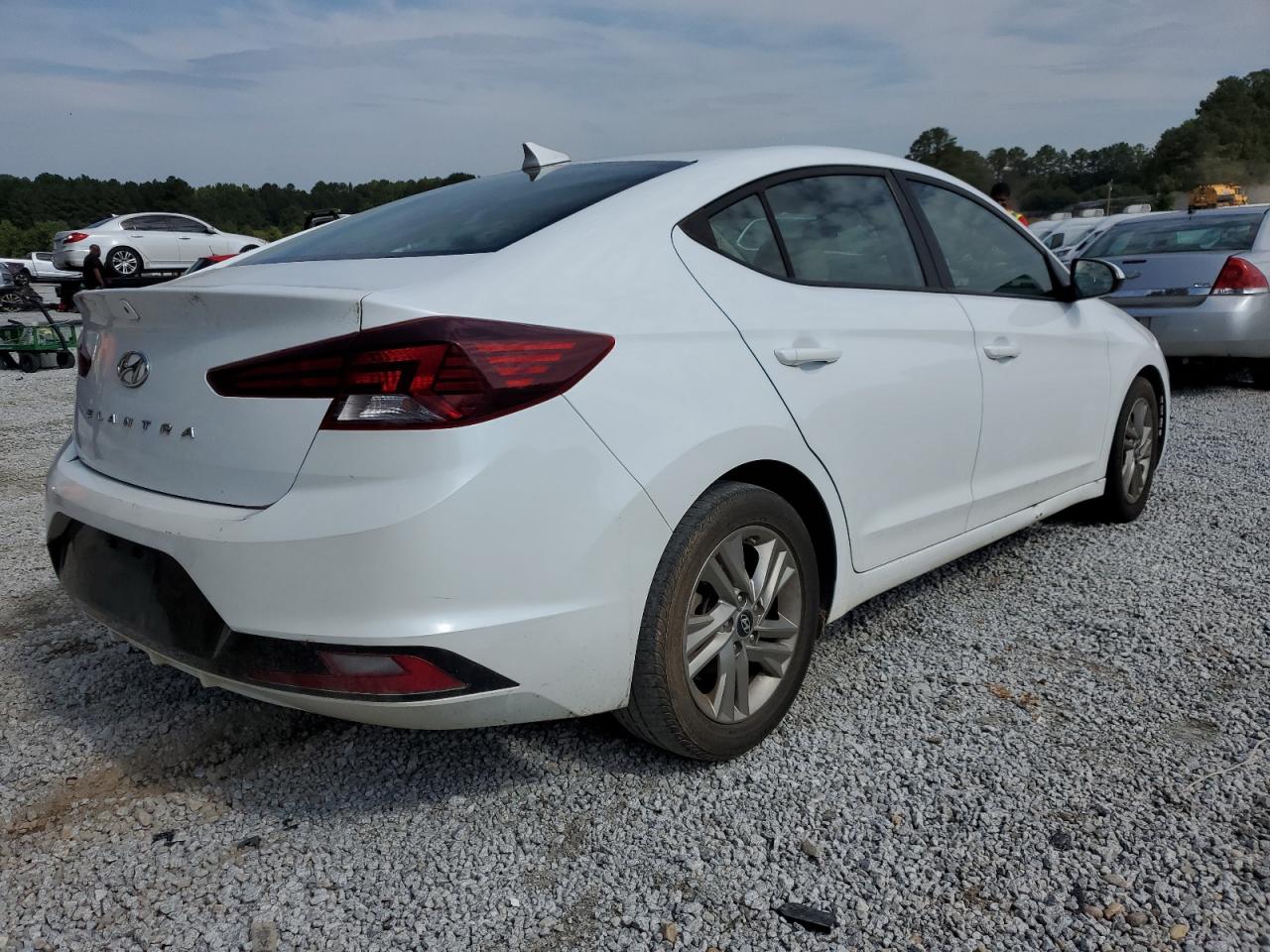 Image 3 of 2019 HYUNDAI ELANTRA SEL 2019 with VIN 5NPD84LF6KH430591