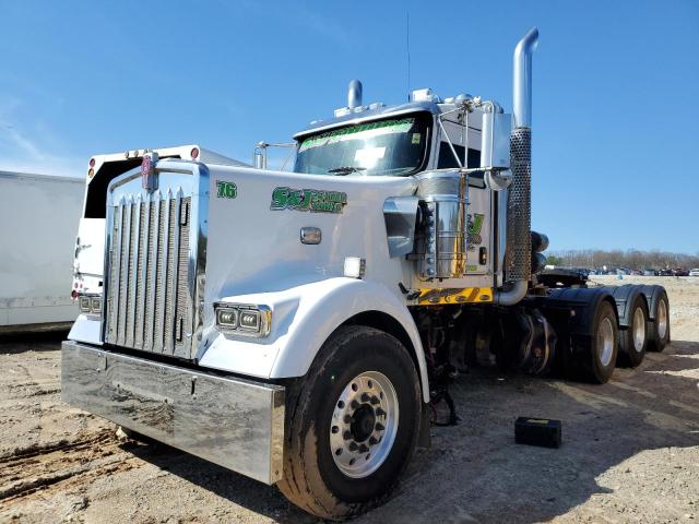 Image 2 of 2019 KENWORTH CONSTRUCTION W900 2019 with VIN 1XKWP4TX4KJ240742