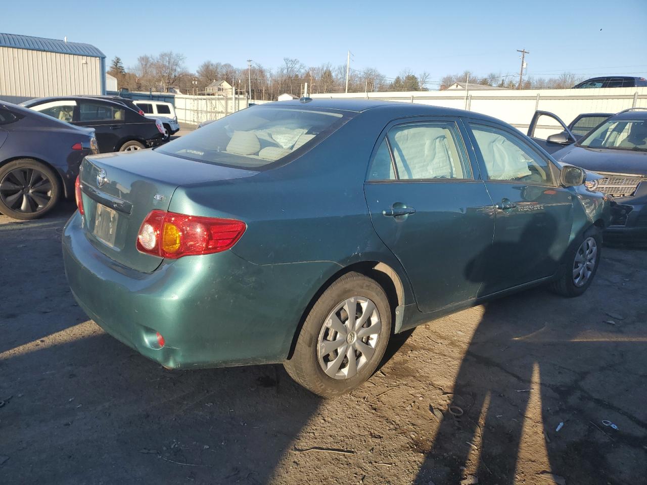 Obraz 3 z 2010 TOYOTA COROLLA BASE 2010 z VIN 2T1BU4EEXAC236445