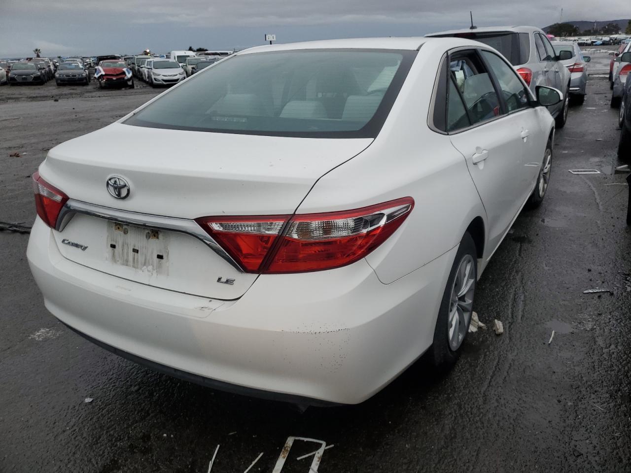Obraz 3 z 2017 TOYOTA CAMRY LE 2017 z VIN 4T1BF1FK5HU321702