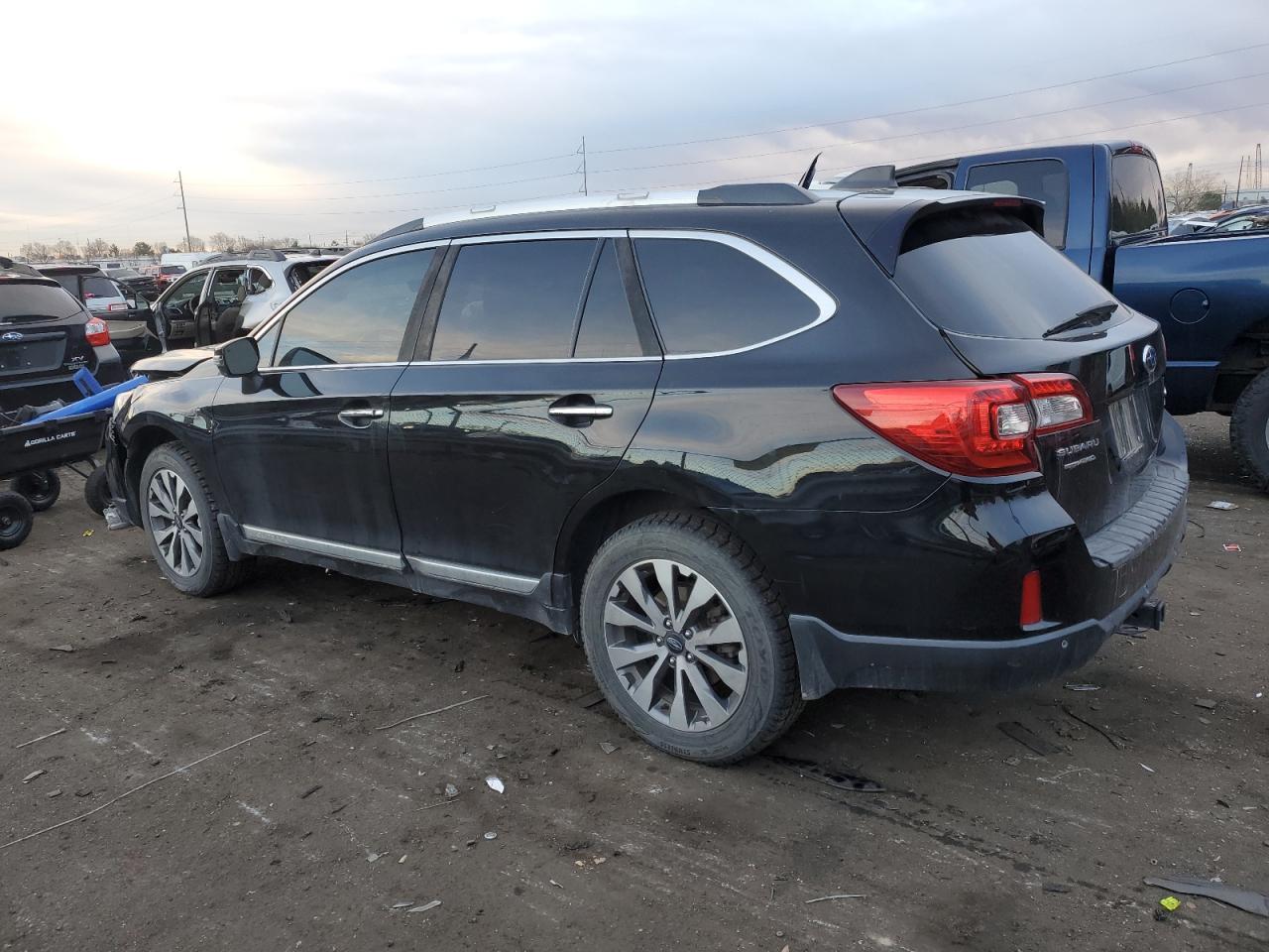 Obraz 2 z 2017 SUBARU OUTBACK TOURING 2017 z VIN 4S4BSETC9H3344146