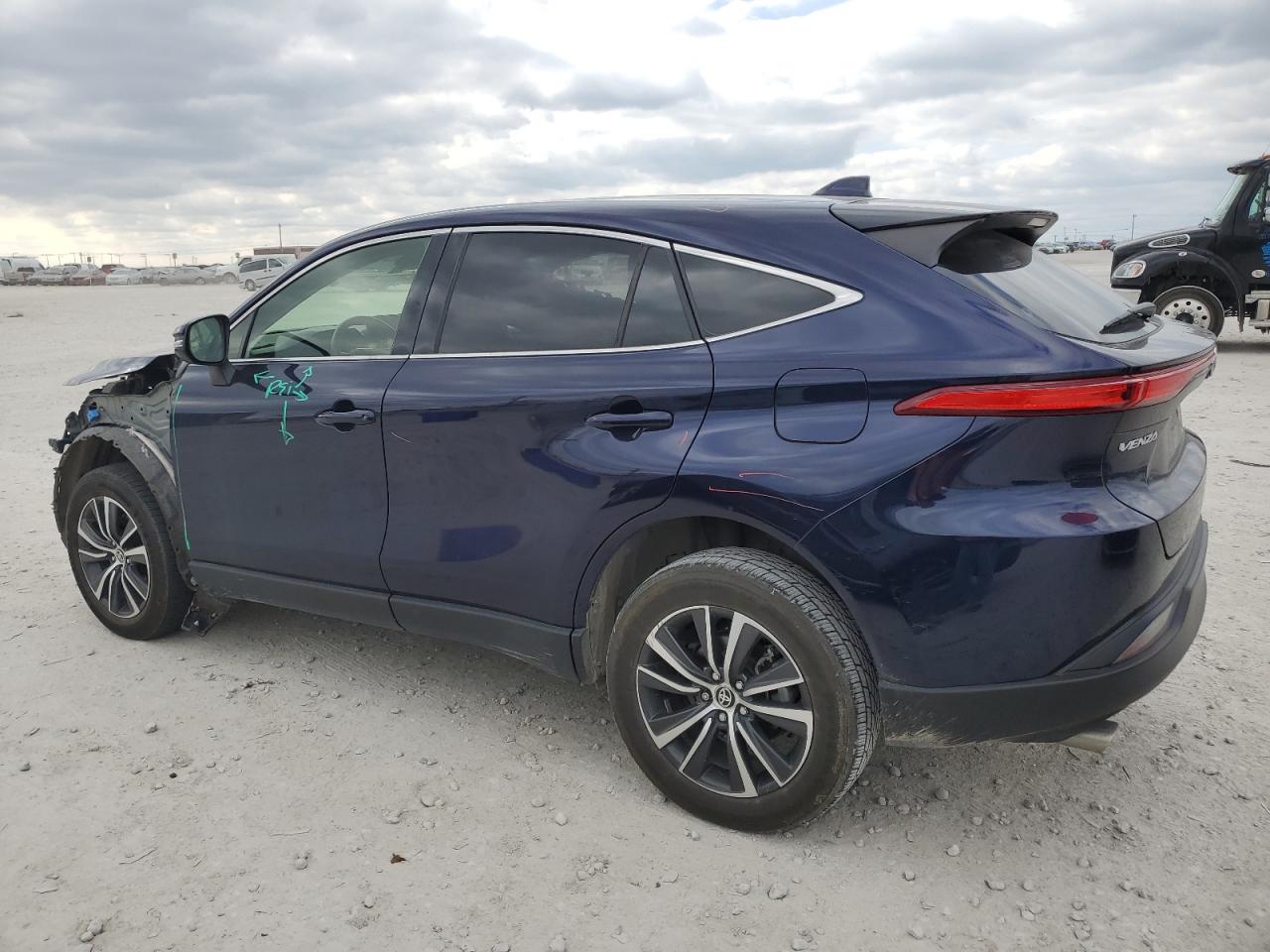 Obraz 2 z 2021 TOYOTA VENZA LE 2021 z VIN JTEAAAAH1MJ007417