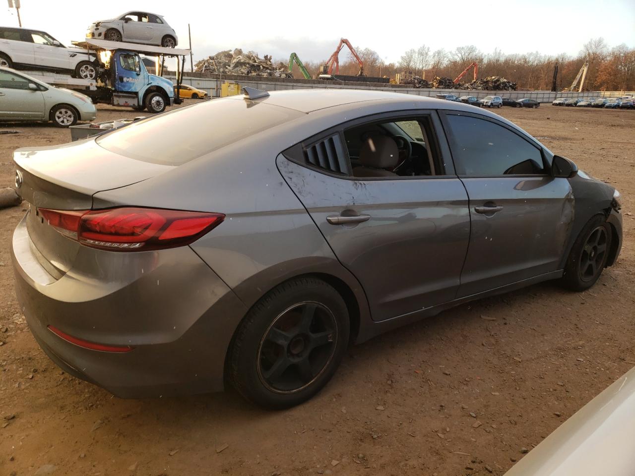 Изображение 3 2018 HYUNDAI ELANTRA SEL 2018 с VIN 5NPD84LF0JH329920