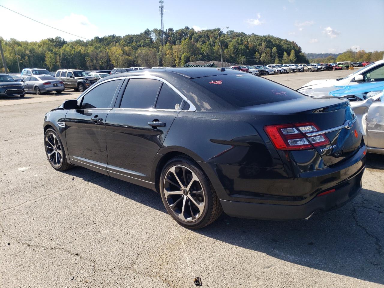 Obraz 2 z 2015 FORD TAURUS LIMITED 2015 z VIN 1FAHP2J86FG138808