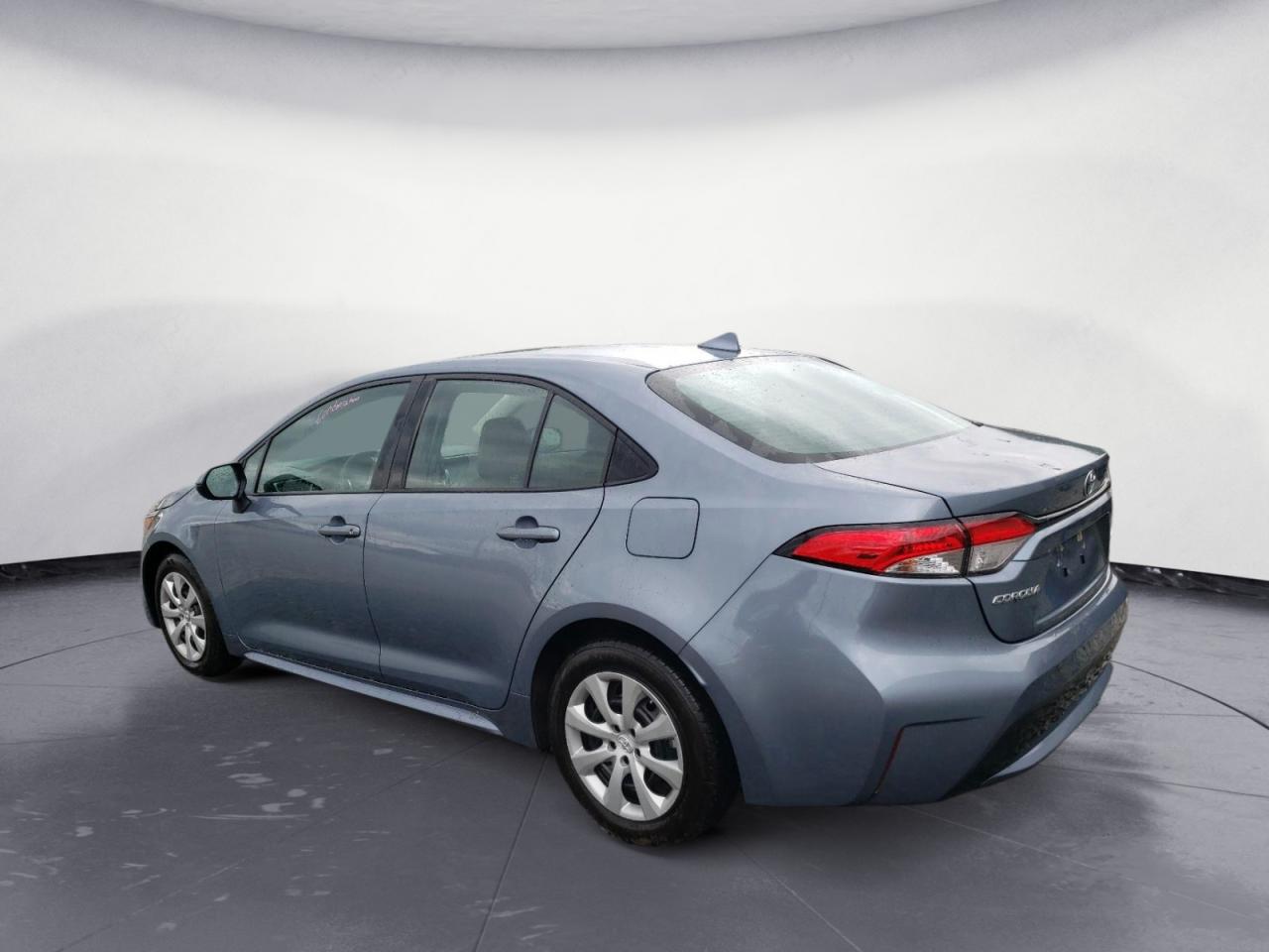 Image 2 of 2022 TOYOTA COROLLA LE 2022 with VIN 5YFEPMAE2NP277216