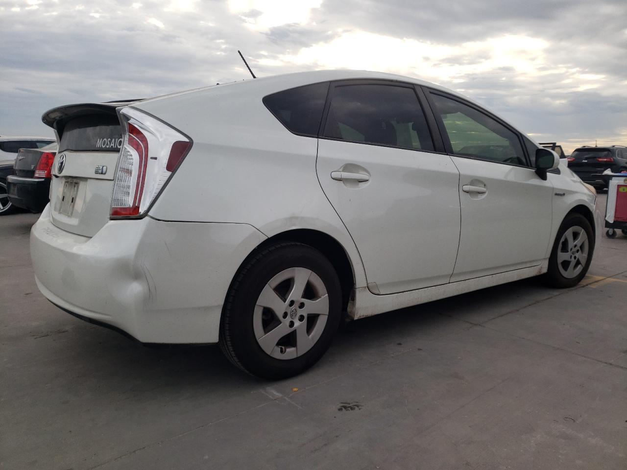 Image 3 of 2015 TOYOTA PRIUS  2015 with VIN JTDKN3DU5F0424694