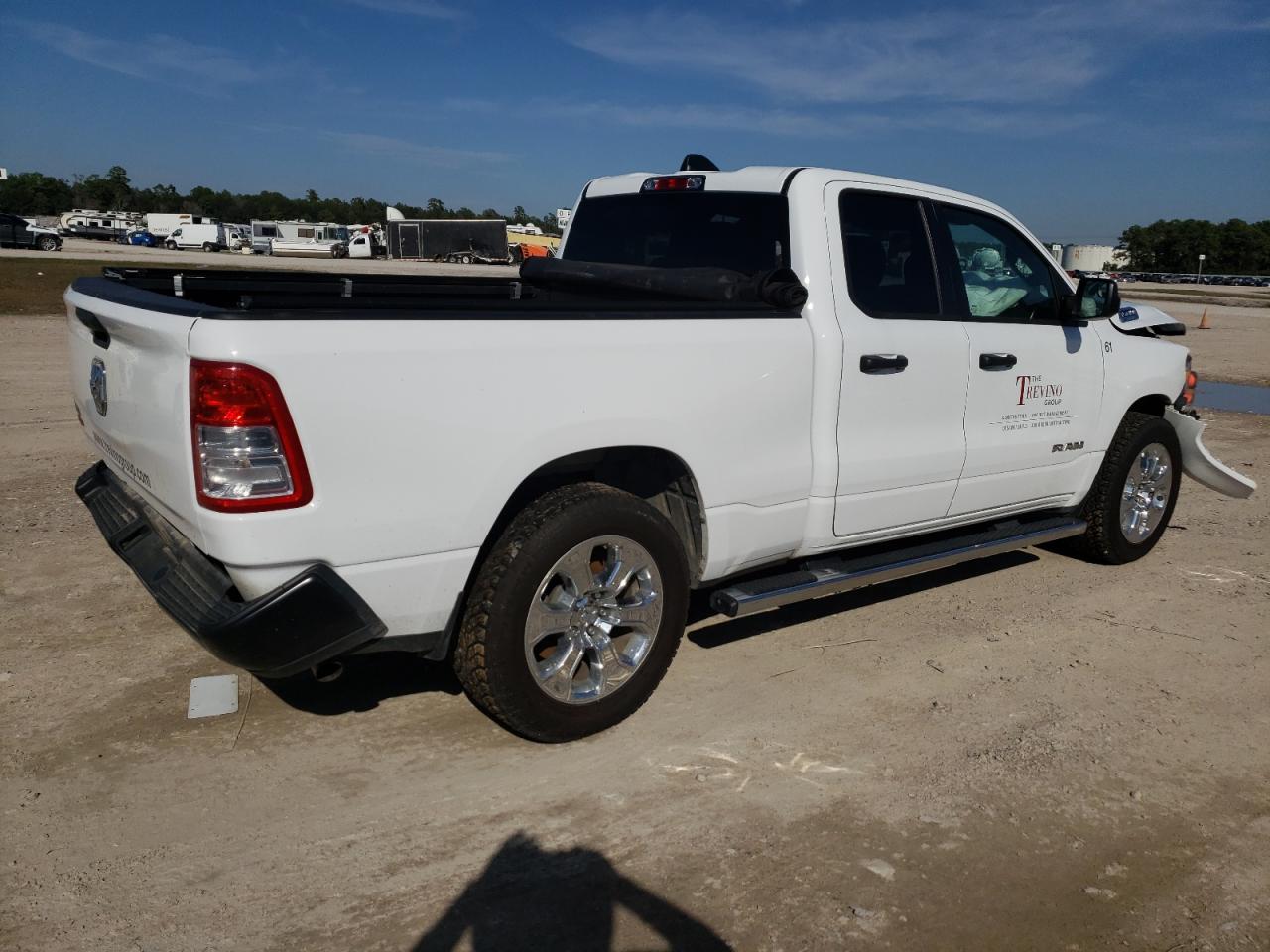 Изображение 3 Ram 1500 с VIN 1C6RREAG2NN319813