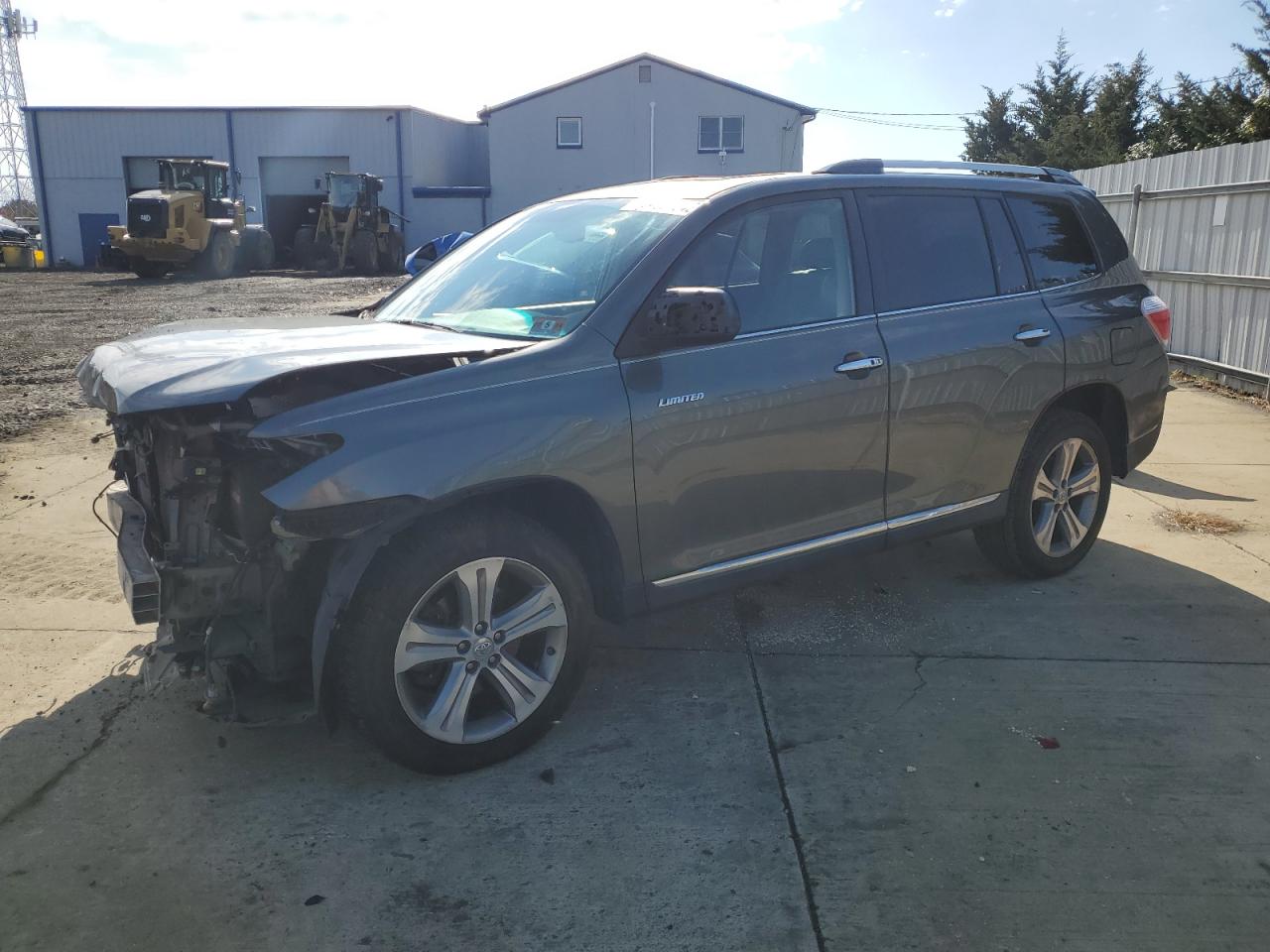 Image 1 of 2011 TOYOTA HIGHLANDER LIMITED 2011 with VIN 5TDDK3EH2BS076041