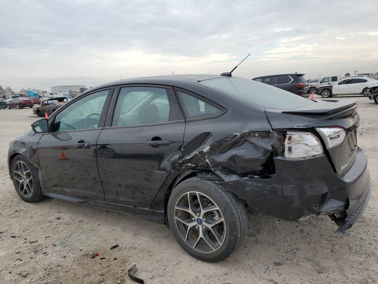 Obraz 2 z 2016 FORD FOCUS SE 2016 z VIN 1FADP3F21GL225114