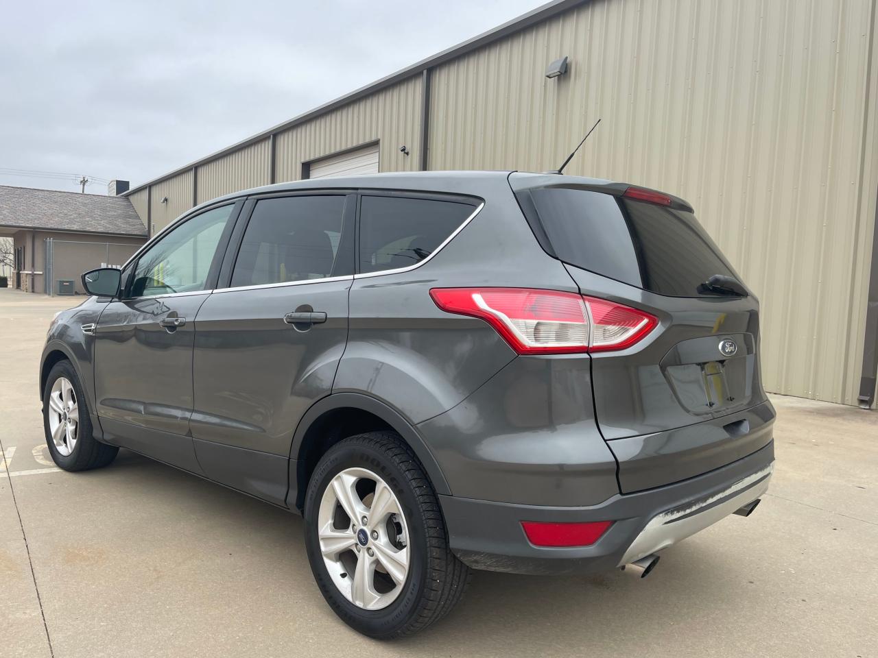 Image 3 of 2016 FORD ESCAPE SE 2016 with VIN 1FMCU0G95GUA32219