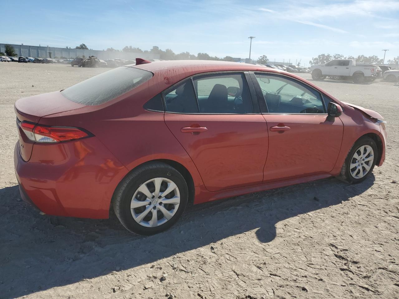 Изображение 3 2021 TOYOTA COROLLA LE 2021 с VIN 5YFEPMAE4MP256284