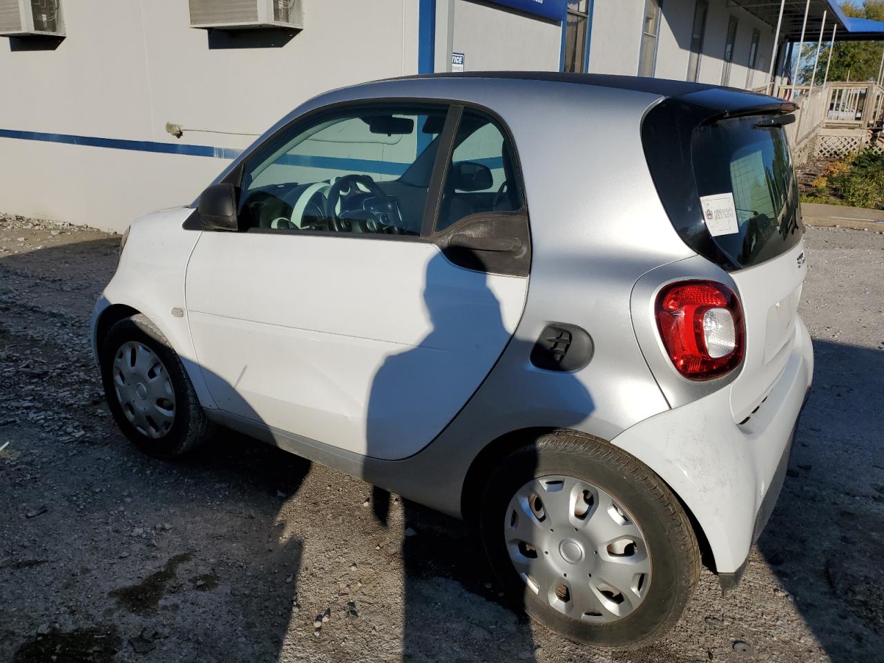 Image 2 of Smart Fortwo 2016 with VIN WMEFJ5DA0GK142484
