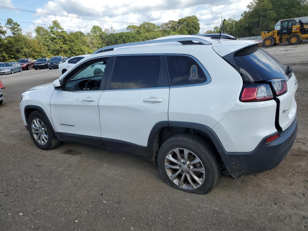 Image 2 of 2019 JEEP CHEROKEE LATITUDE 2019 with VIN 1C4PJLCB5KD203164