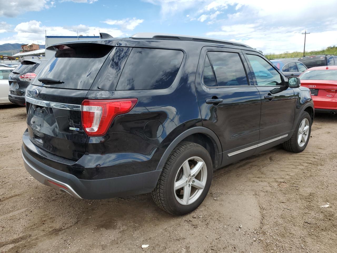 Image 3 of 2016 FORD EXPLORER XLT 2016 with VIN 1FM5K8D82GGA58218