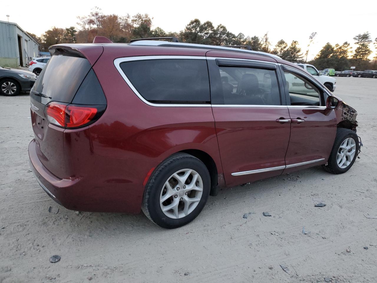 Obraz 3 z 2017 CHRYSLER PACIFICA TOURING L PLUS 2017 z VIN 2C4RC1EG6HR833233