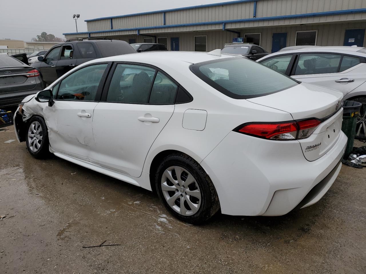 Obraz 2 z 2021 TOYOTA COROLLA LE 2021 z VIN 5YFEPMAE6MP198629