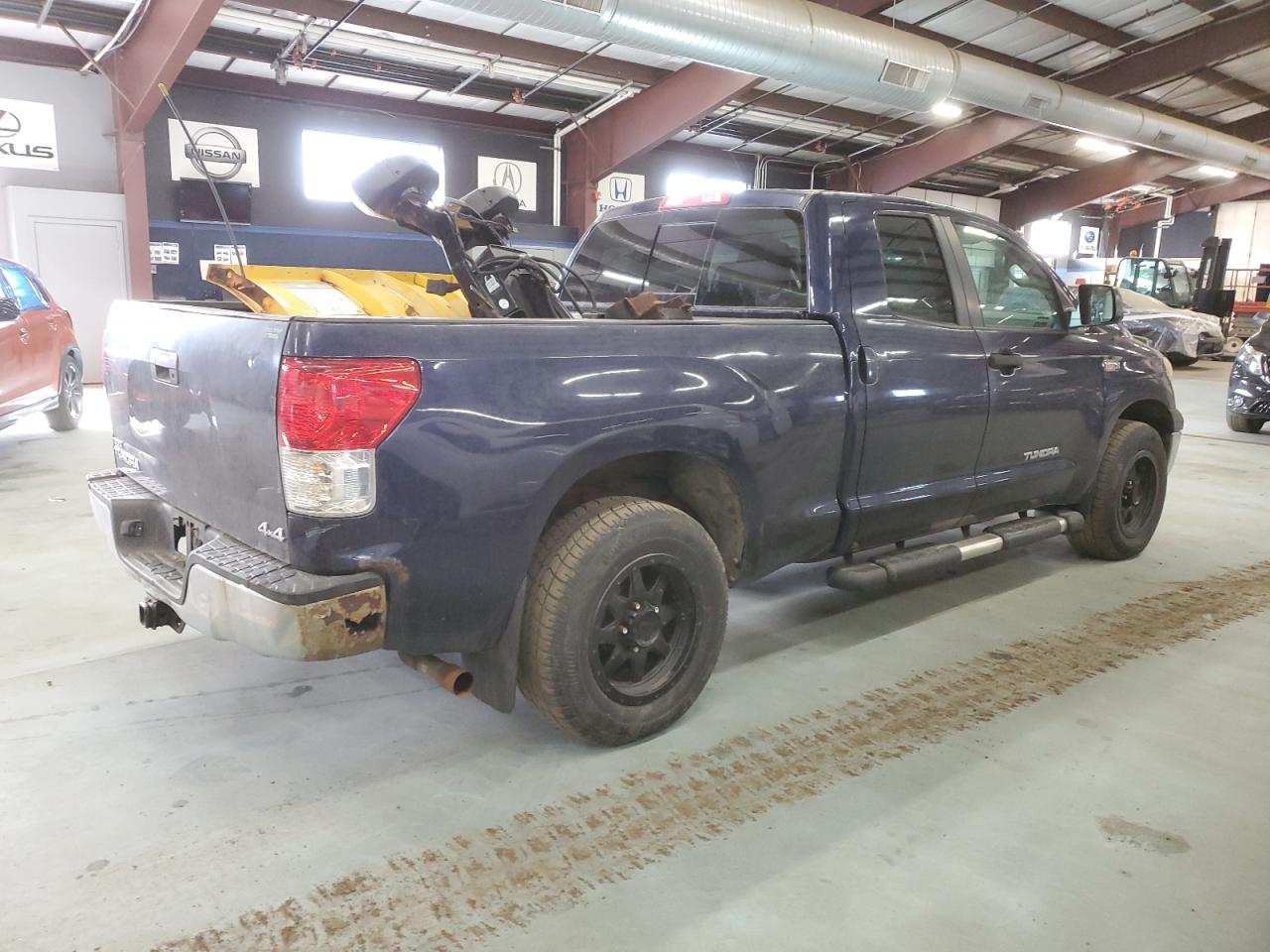 Obraz 3 z 2010 TOYOTA TUNDRA DOUBLE CAB SR5 2010 z VIN 5TFUY5F17AX138246