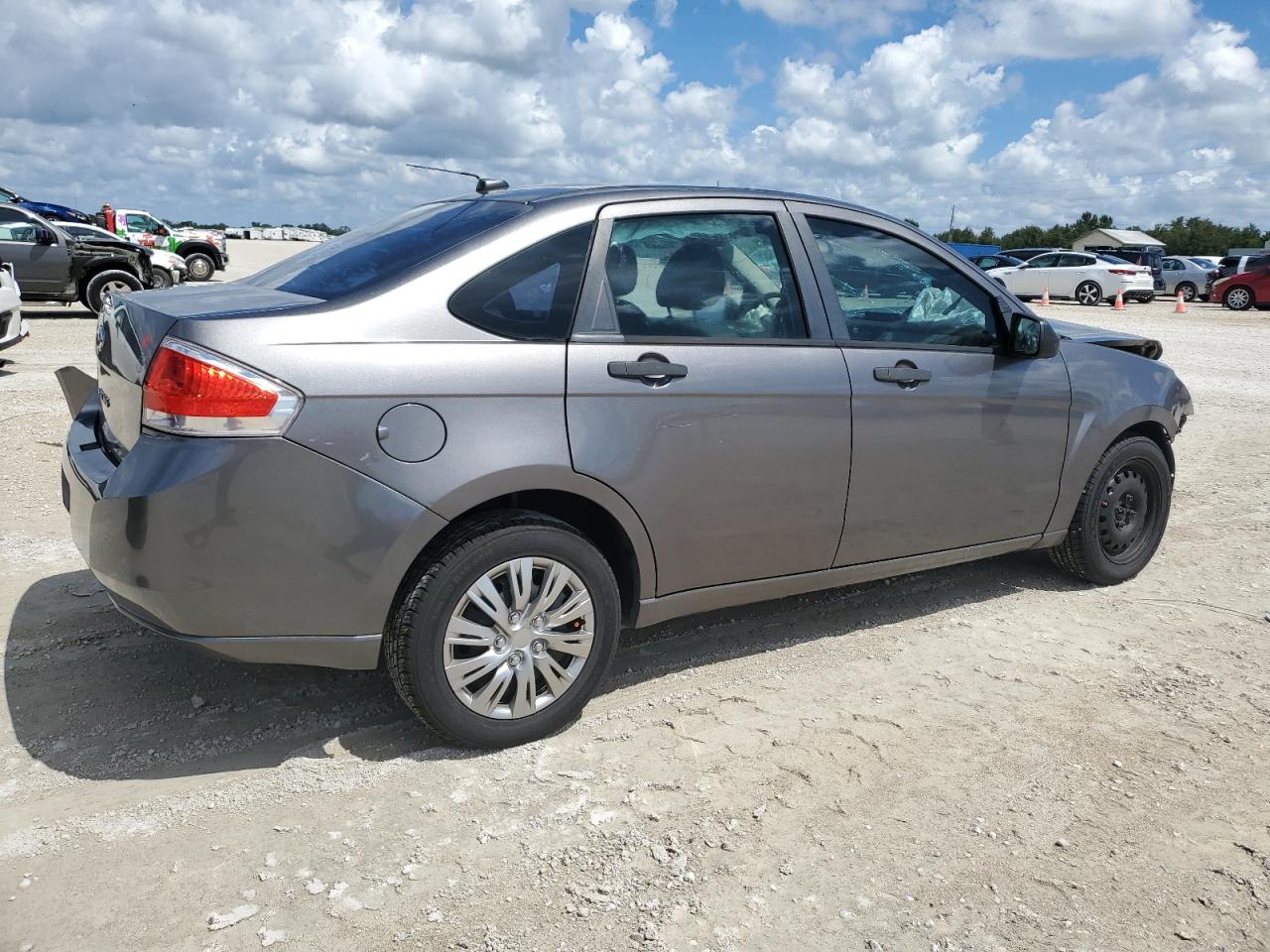 Изображение 3 2011 FORD FOCUS S 2011 с VIN 1FAHP3EN5BW159798