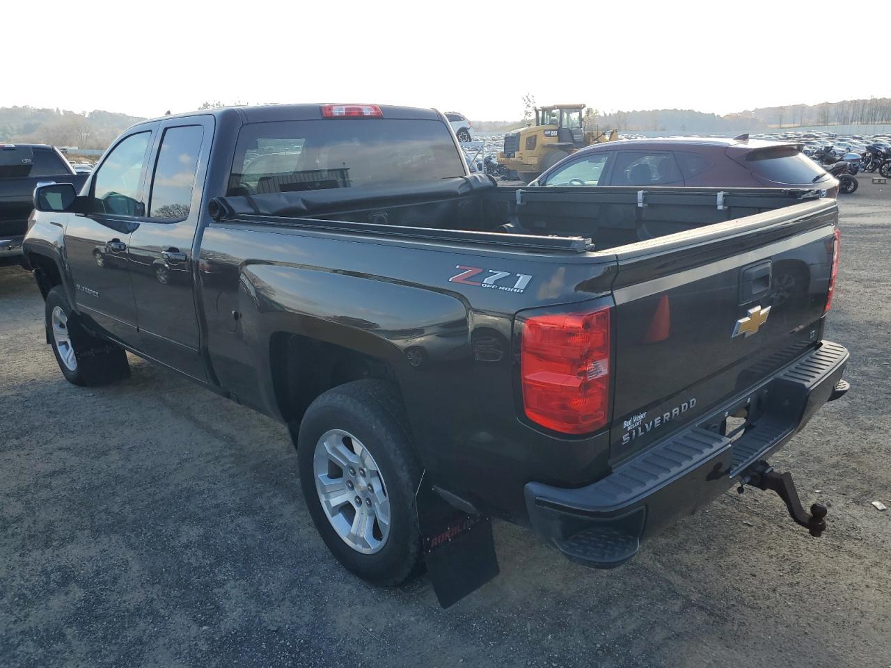 Image 2 of 2018 CHEVROLET SILVERADO K1500 LT 2018 with VIN 1GCVKREC6JZ133933