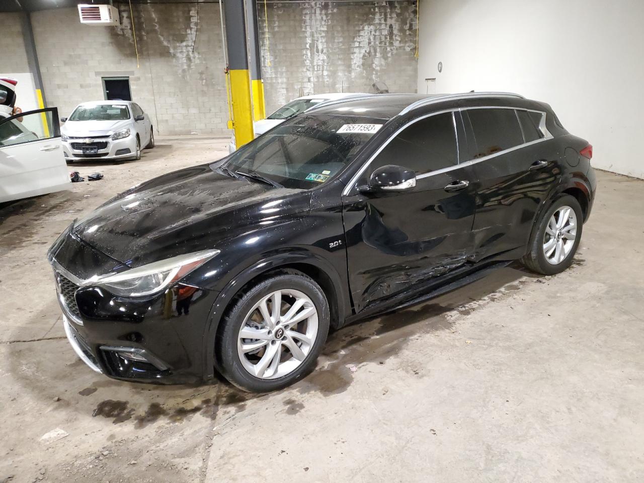 Изображение 2018 INFINITI QX30 BASE 2018