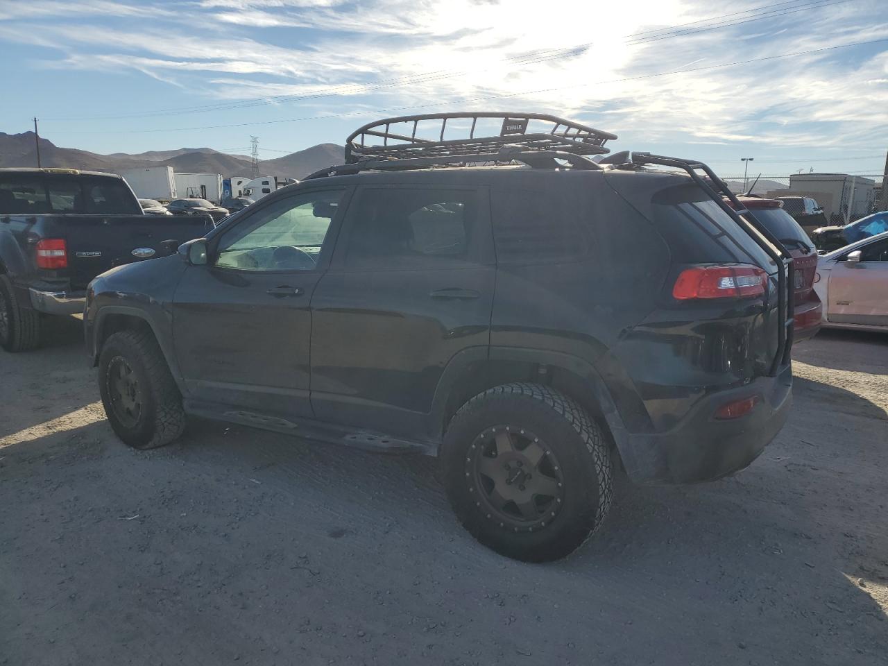 Изображение 2 2016 JEEP CHEROKEE LATITUDE 2016 с VIN 1C4PJMCBXGW372369