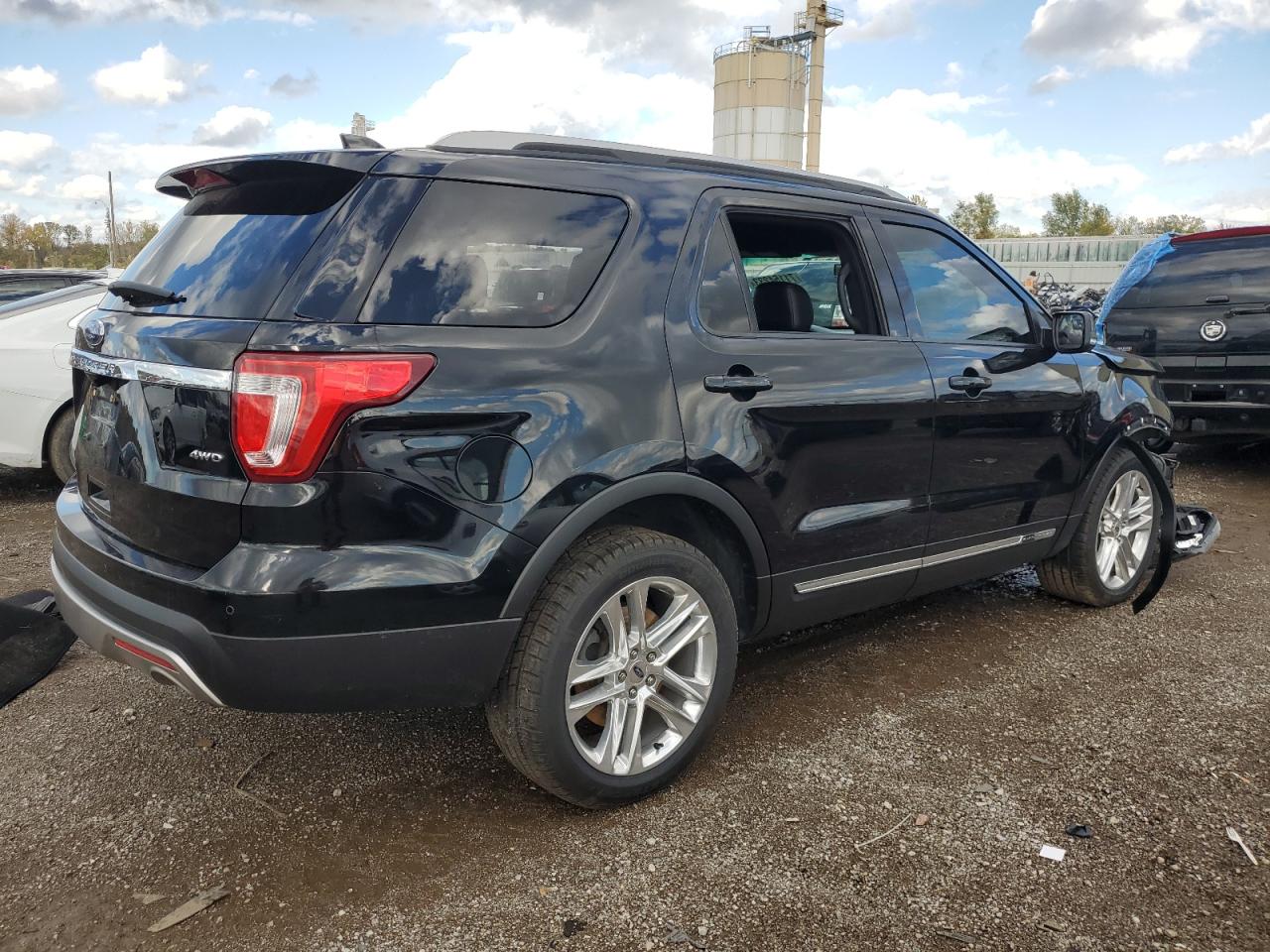 Obraz 3 z 2017 FORD EXPLORER XLT 2017 z VIN 1FM5K8D85HGB06442