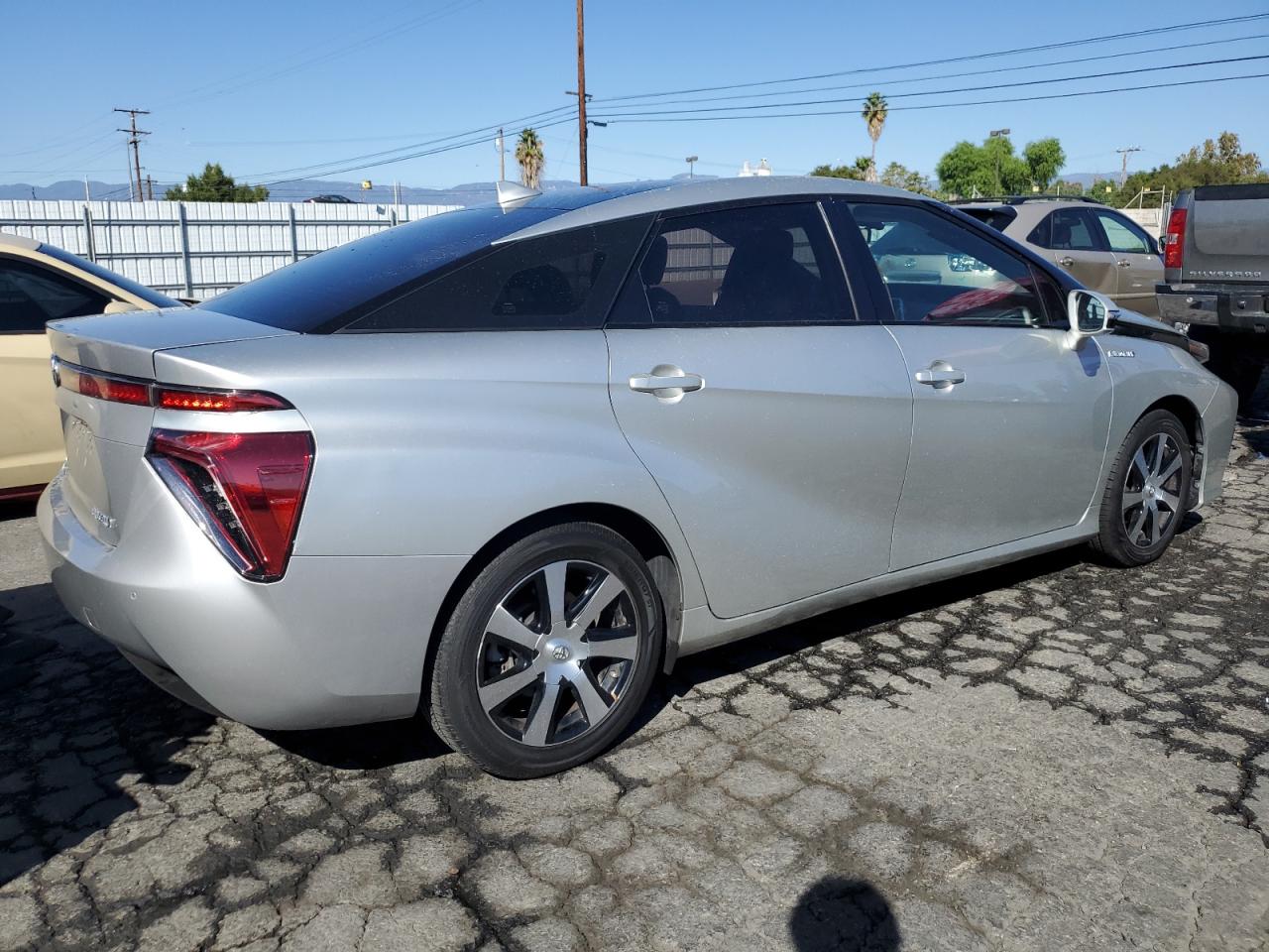 Image 3 of 2017 TOYOTA MIRAI  2017 with VIN JTDBVRBD3HA001745