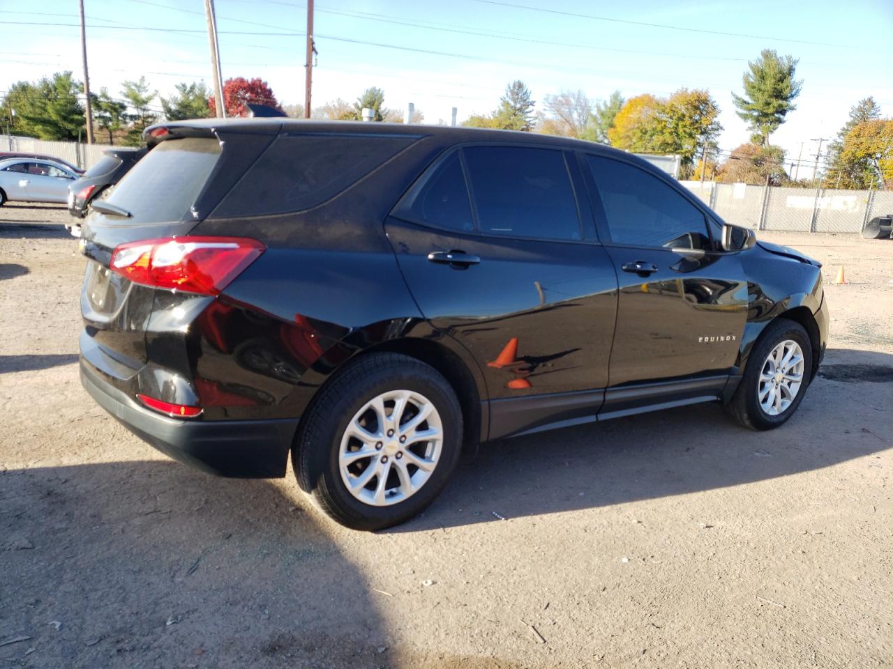 Obraz 3 z 2019 CHEVROLET EQUINOX LS 2019 z VIN 2GNAXHEV4K6212498