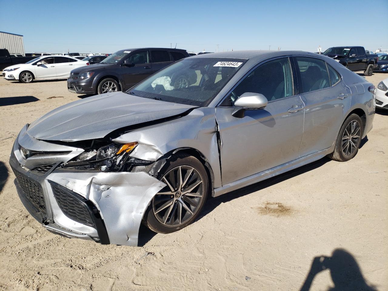 Image 1 of 2022 TOYOTA CAMRY SE 2022 with VIN 4T1G11AK7NU498503