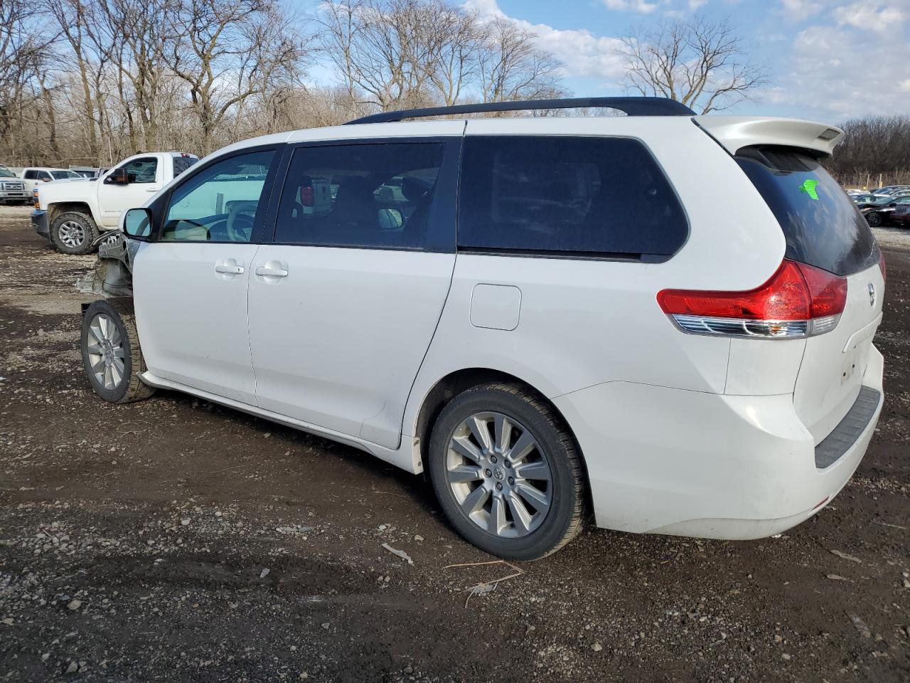 Obraz 2 z 2012 TOYOTA SIENNA LE 2012 z VIN 5TDJK3DC0CS037152