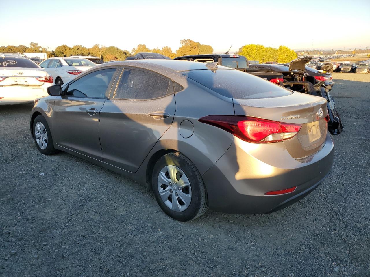 Изображение 2 2016 HYUNDAI ELANTRA SE 2016 с VIN 5NPDH4AE8GH699158